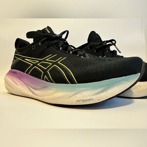 Size 10 asics Gel Nimbus 25